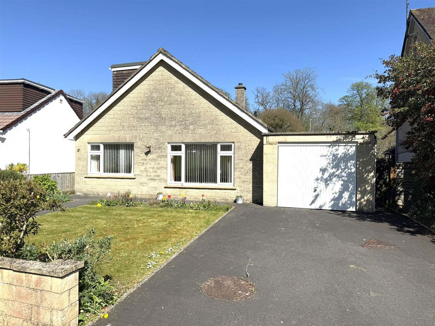 Garage & Driveway